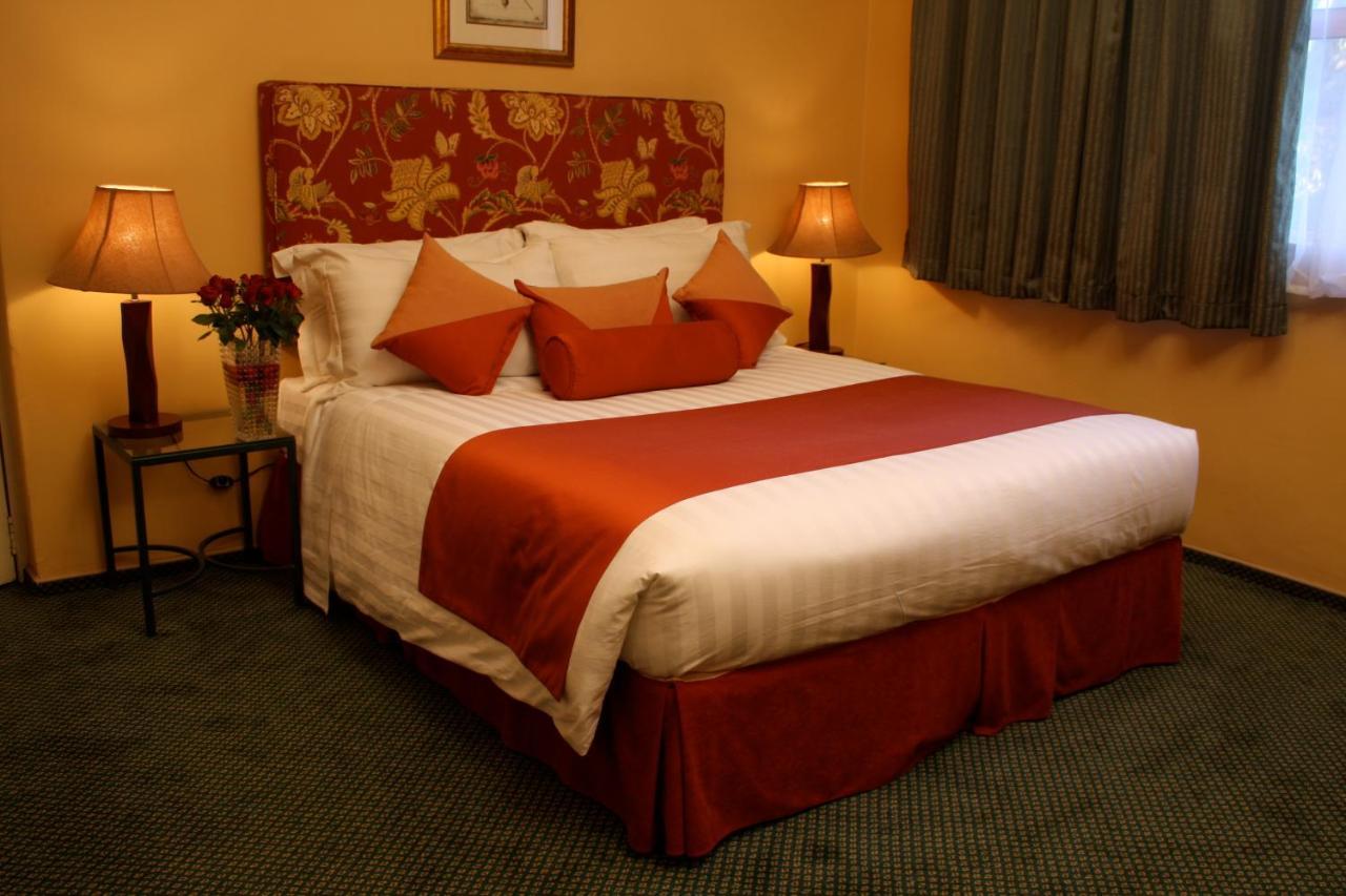 Crossroads Hotel Lilongwe Buitenkant foto