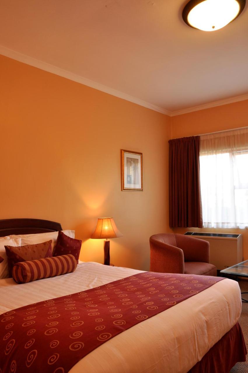 Crossroads Hotel Lilongwe Buitenkant foto