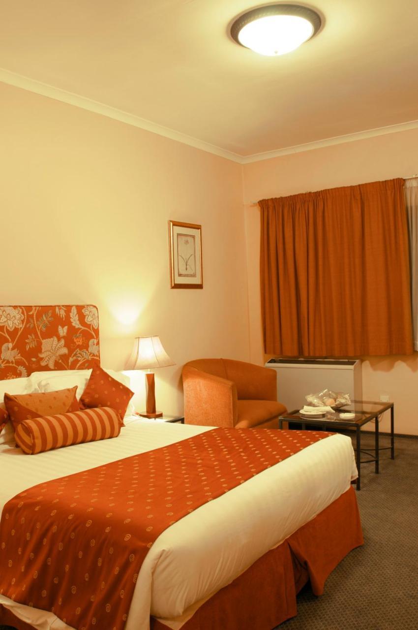 Crossroads Hotel Lilongwe Buitenkant foto